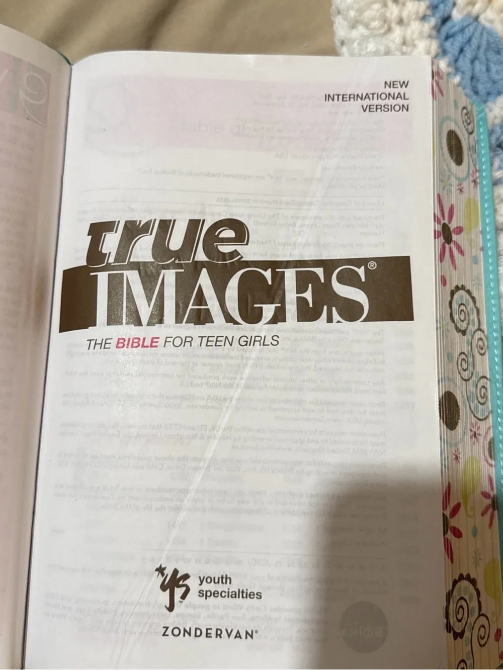 NIV True Images Bible for Teen Girls - Zondervan Publishers 2012